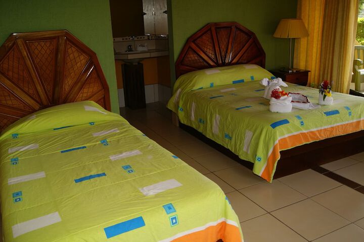 Room 2 of 81