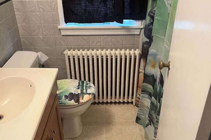 Room 16 of 18