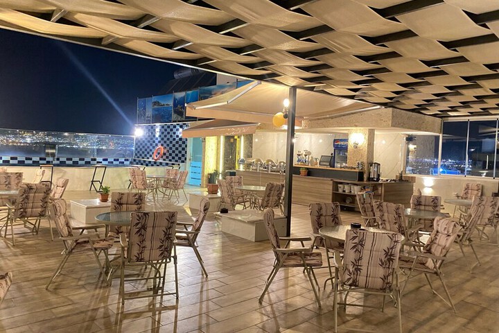 Terrace/Patio 12 of 25