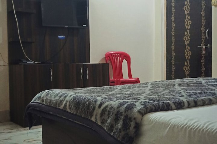 Room 5 of 10