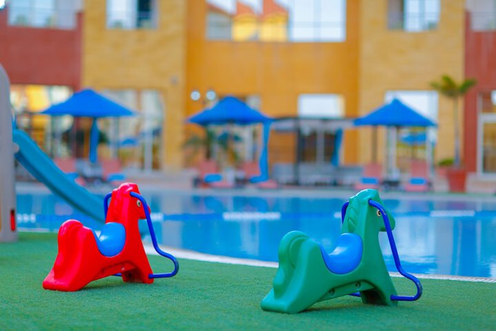 Pool 51 of 102