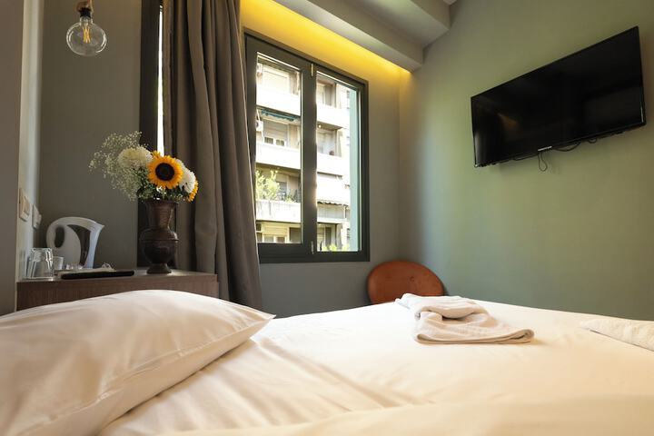 Room 121 of 200