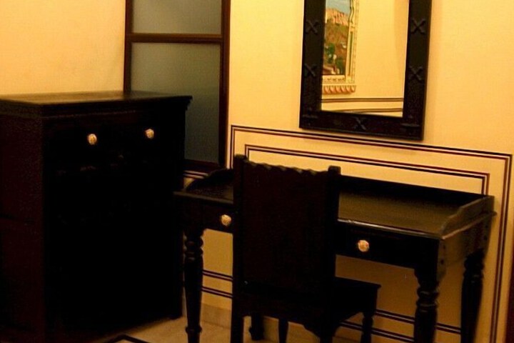 Room 16 of 26