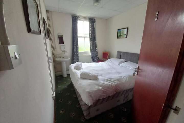 Room 7 of 34