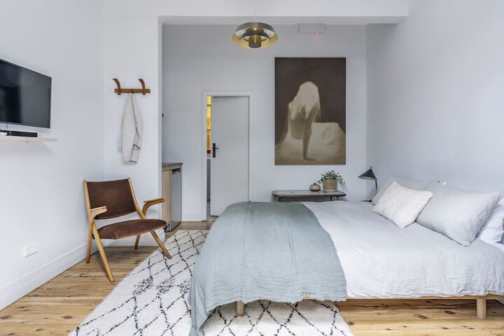 Room 2 of 30