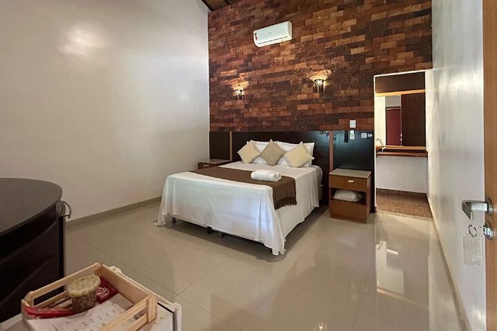 Room 2 of 39