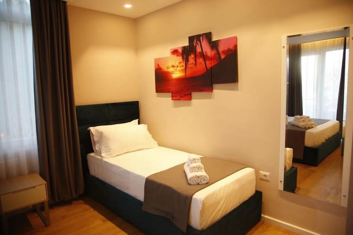 Room 64 of 182