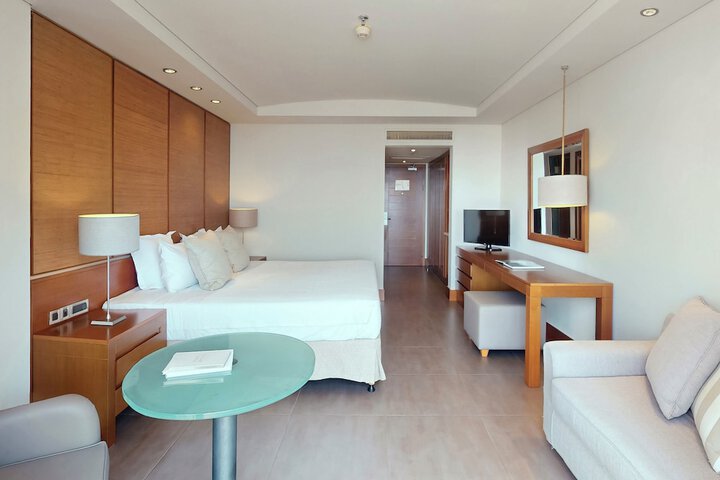 Room 38 of 99