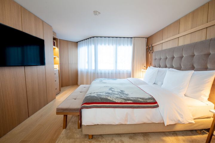 Room 40 of 102