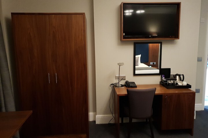 Room 18 of 40
