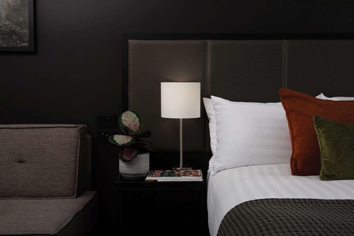 Room 15 of 76