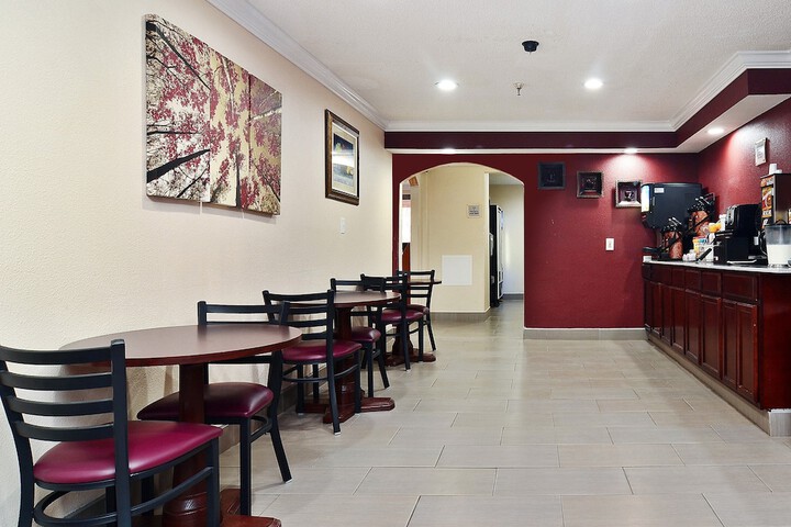 Breakfast/Coffee Service 22 of 28