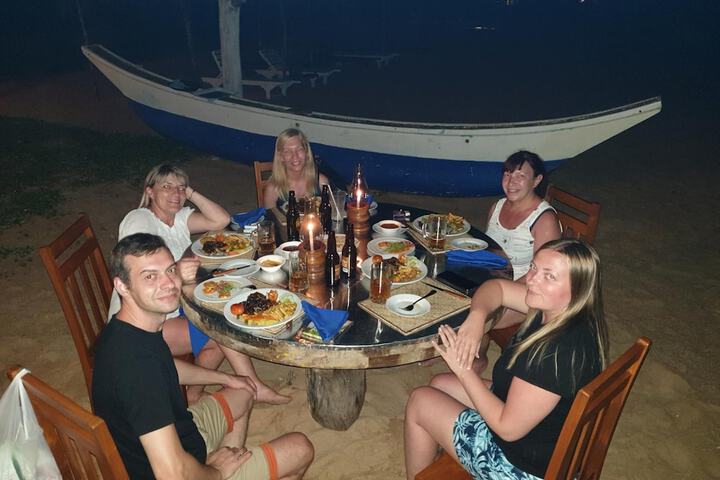 Dining 31 of 42