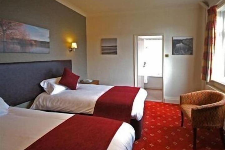 Room 13 of 40