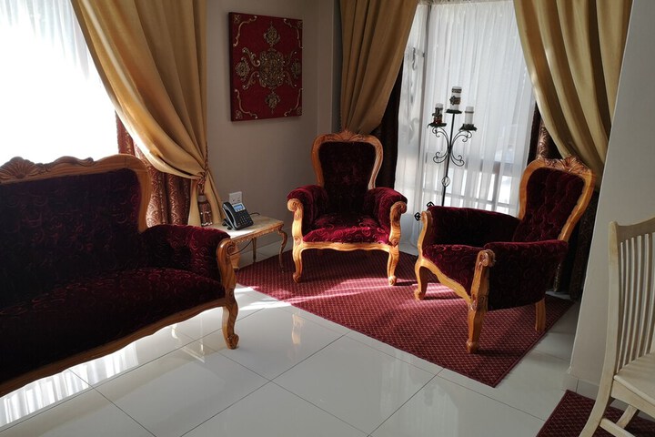Room 10 of 73
