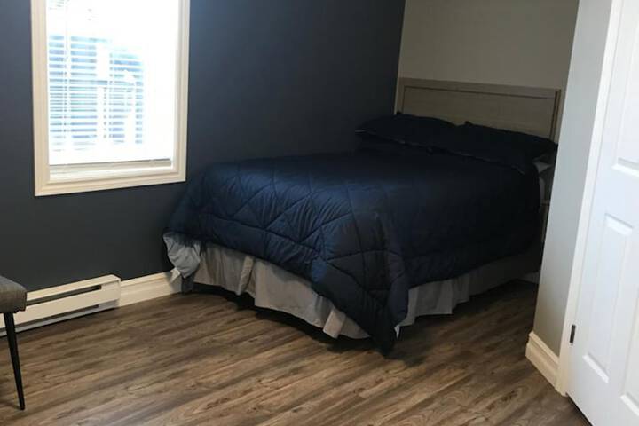 Room 6 of 28