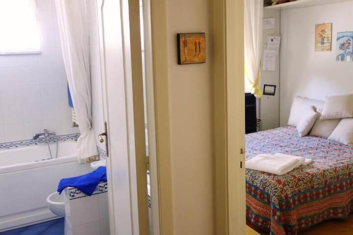Room 13 of 42