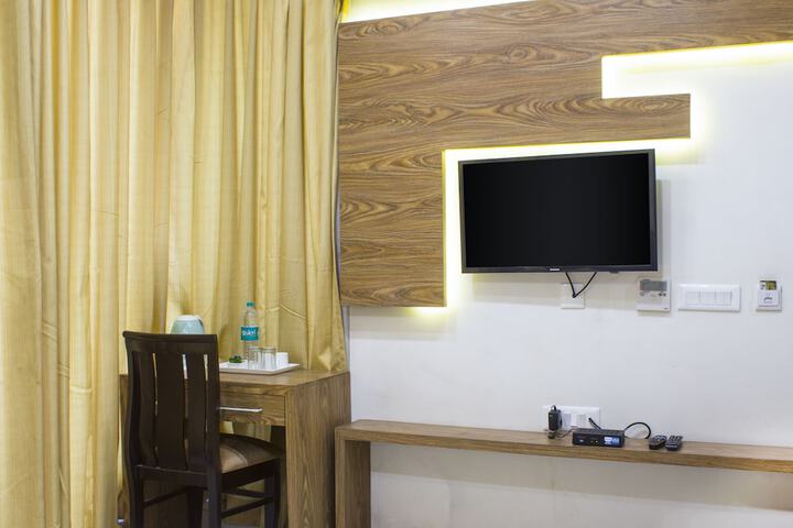 Room 16 of 38