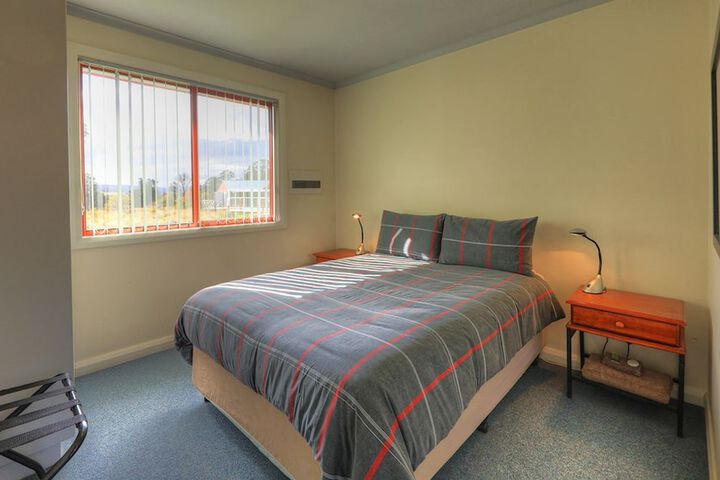 Room 18 of 195