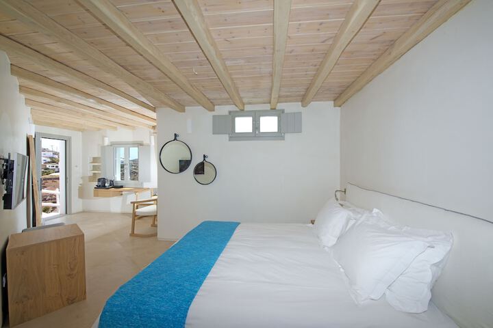 Room 6 of 70