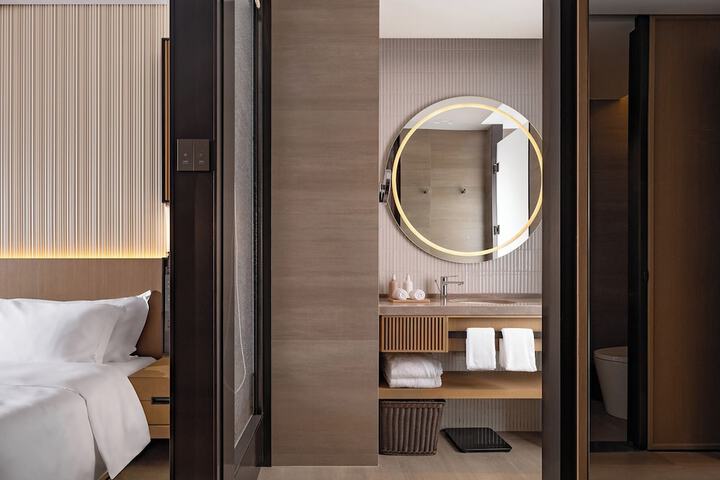Room 46 of 103