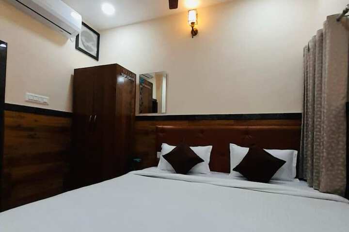 Room 16 of 29