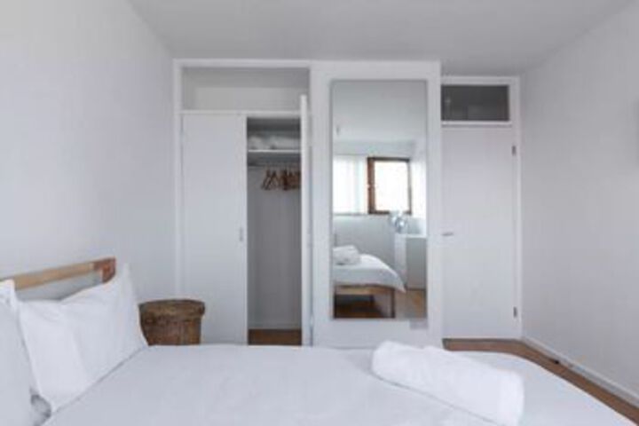 Room 8 of 10