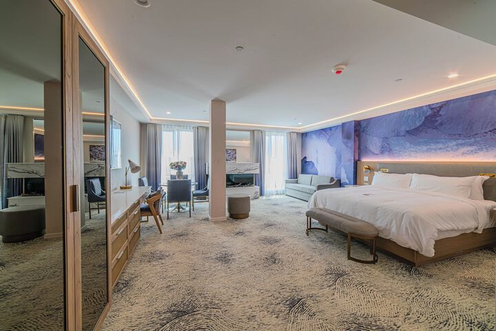 Room 43 of 91