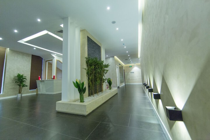Lounge 19 of 23