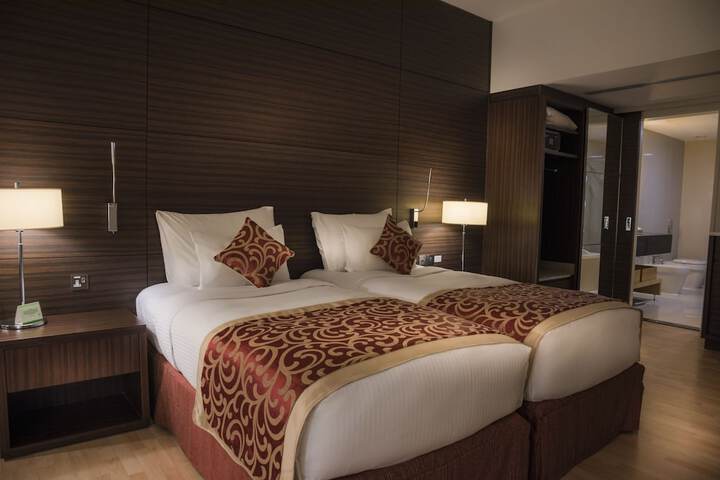 Room 9 of 48