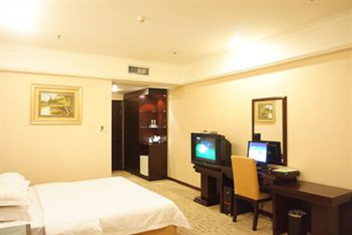 Room 7 of 20