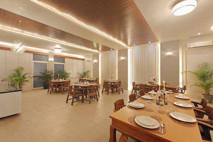Dining 60 of 82