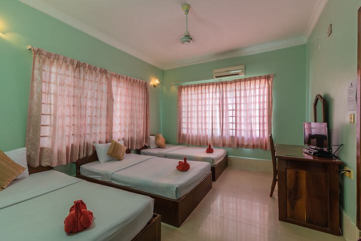 Room 18 of 28