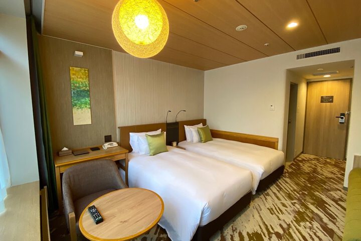Room 20 of 192