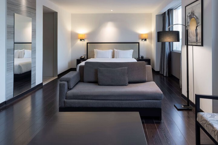 Room 44 of 115