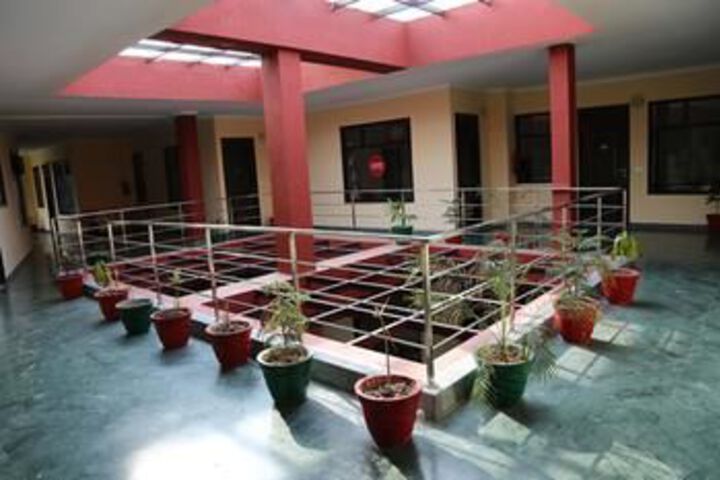 Ballroom/Hall 16 of 23