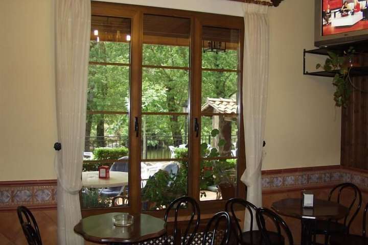 Lounge 20 of 25