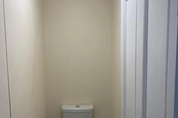 Room 6 of 11