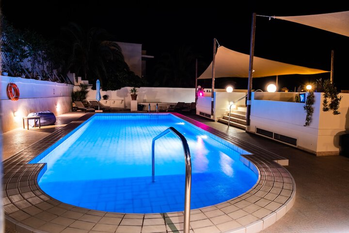 Pool 37 of 75