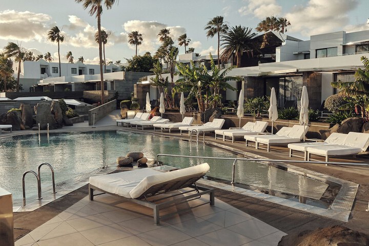 Pools & Facilities