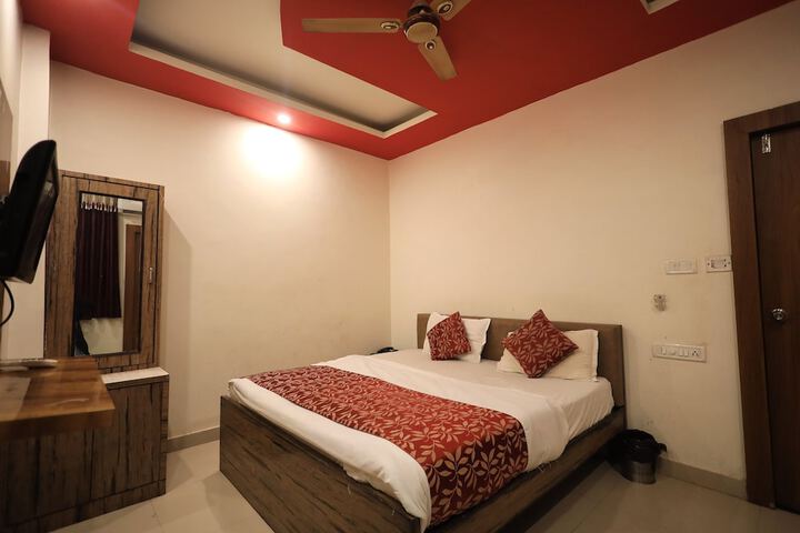 Room 9 of 31