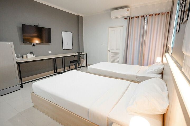 Room 16 of 28