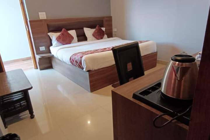 Room 28 of 64