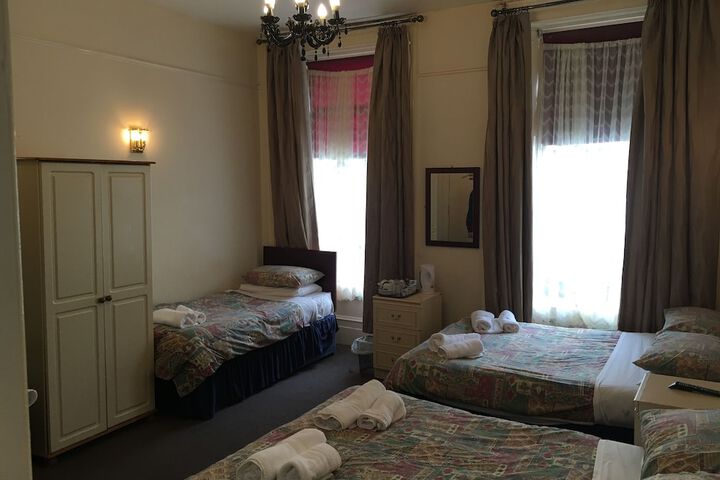 Room 34 of 80