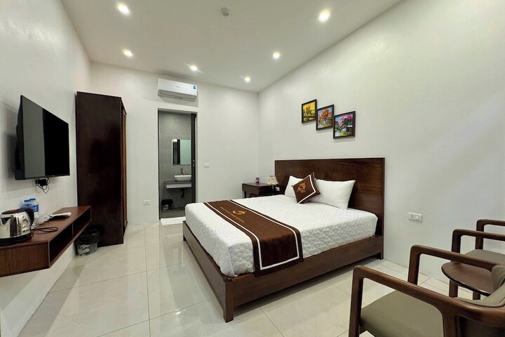 Room 4 of 27
