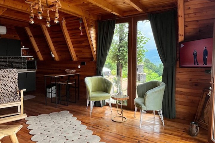 Room 2 of 8