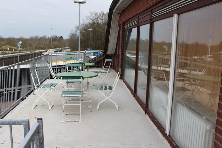 Terrace/Patio 30 of 58