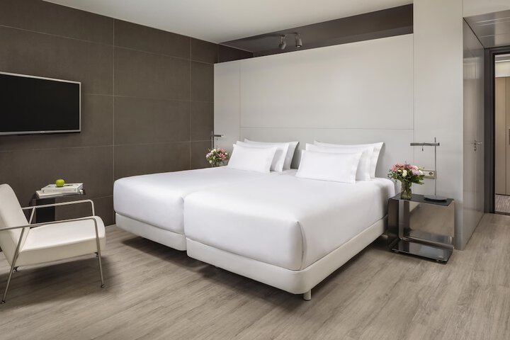 Room 13 of 49