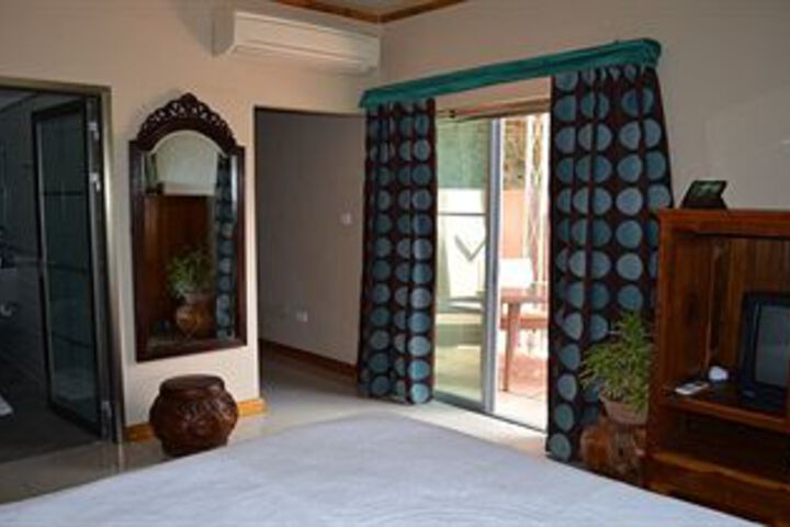Room 7 of 16