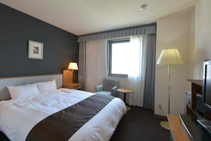 Room 9 of 28